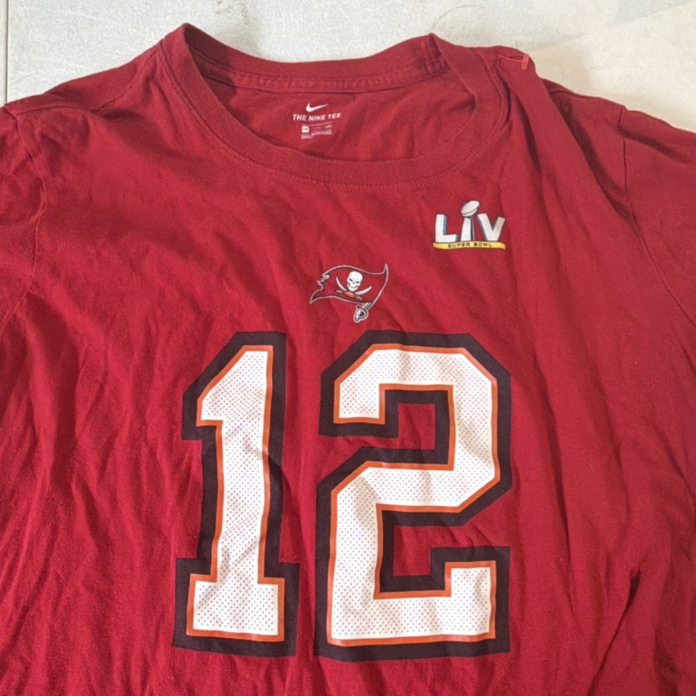 Nike Tampa Bay Buccaneers Tom Brady Super Bowl LIV Red Shirt Size L